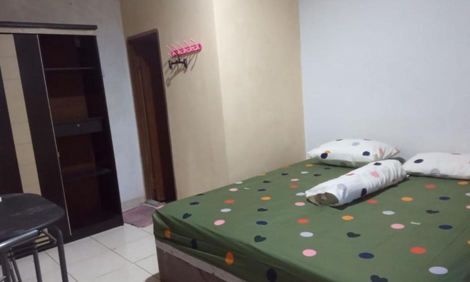 Gading House | Discover Comfort at Zamzam Residence for Every Traveler