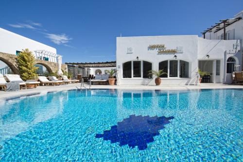 Drafaki Hotel | Discover Zannis Hotel: Family-Friendly with Pool & Hot Tub