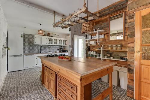 Sztum House | Discover Zantyr54: Family-Friendly Retreat by Two Rivers