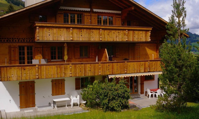 Saanenmoeser Apartment | Experience Zapfe (Küenzi) by Interhome with Spa & Breakfast