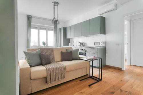 Zona Zara Apartment | Prime Zara Home Stay Near Central Station & Duomo