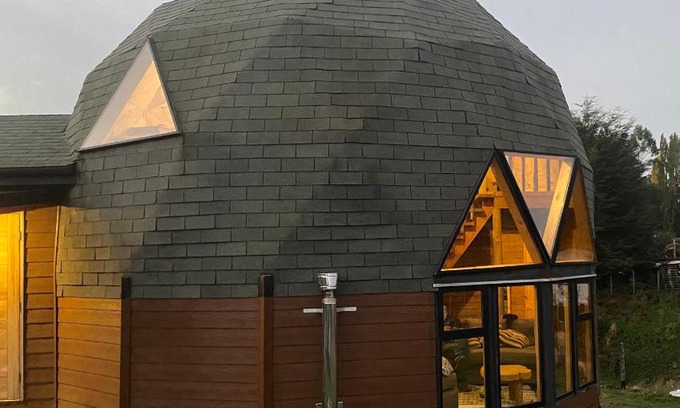 Putemun House | Discover Zarapito Domo: Family-Friendly with Hot Tub Bliss