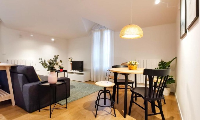 Zarautz Apartment | Elegant Zarautz Bella Suite - 4 Star with Family Amenities