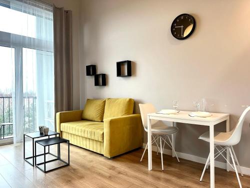 Fabryczna Apartment | Pet-Friendly Zarembowicza A38 Apartment with Easy Check-In