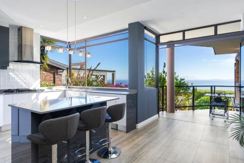 Mountainside Apartment | Family-Friendly Zaria Sun: Oceanfront Views Await You