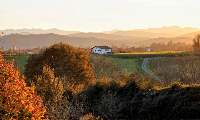 Arbouet-Sussaute House | Top-Rated ZAZPITHURRIA - ARBOUET: Family-Friendly Retreat
