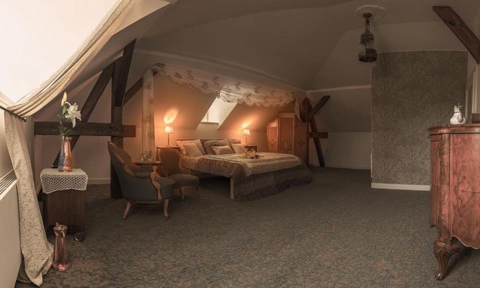 Zbiroh House | Discover Zbirožský dvůr: Top-Rated Pet-Friendly Retreat