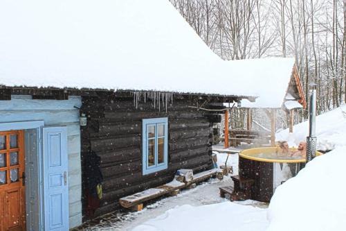 Cavoj Ski Chalet | Experience Zbojnícke Chalúpky: Rated 9.8 with Spa & Hot Tub