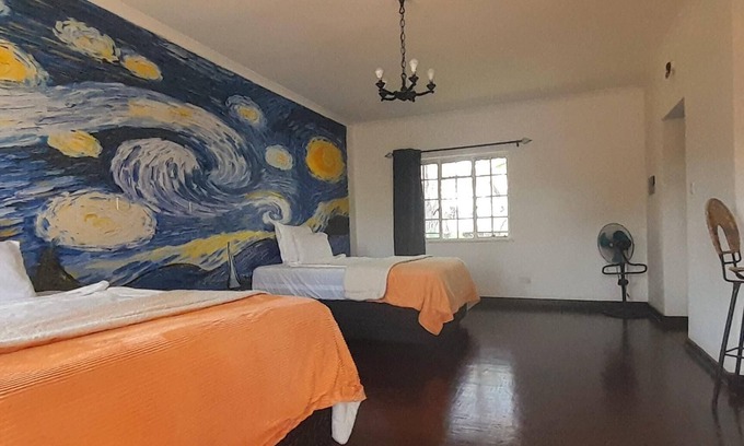 Chinhoyi Bed & Breakfast | Top Rated Zebras Dazzle B&B with Van Gogh Twin Room