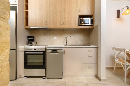 Nopigia Apartment | Guest Rated 9.3: Zefyros Apartments with Ocean View