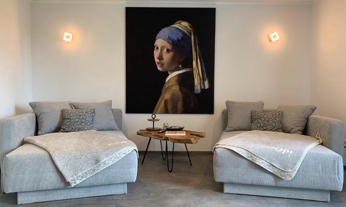 Neustadt-Hambach Apartment | Discover Zeit in Hambach: Family-Friendly with High Ratings