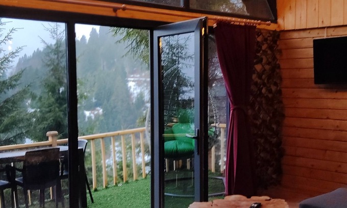 Ayder Ski Chalet | Discover Zekeriyaköy Dağevi: Pet-Friendly Retreat
