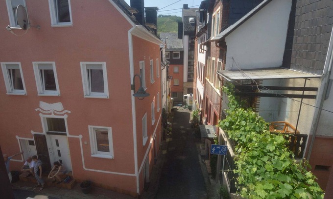 Zell Apartment | Modern Apartment Near Mosel: Pet Friendly & Breakfast Included