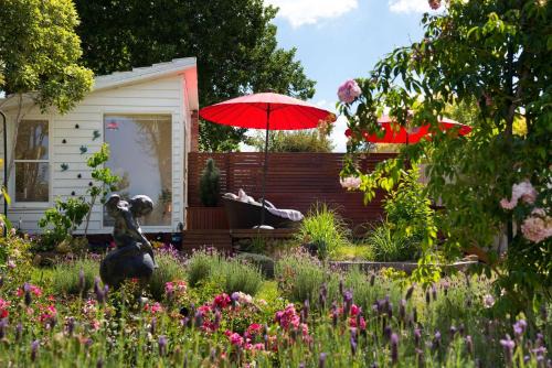 Hepburn Springs House | Family-Friendly Stay at Zelman Cottage - 4-Star Rated Oasis