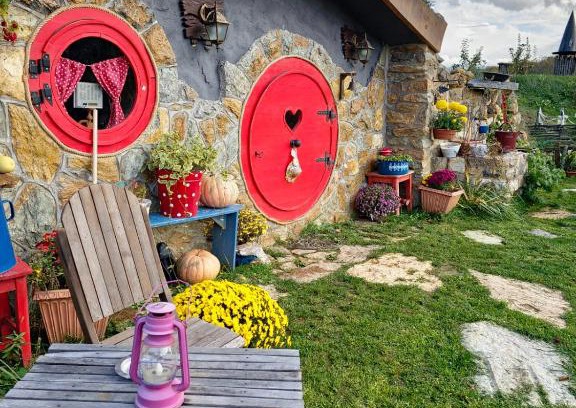 Central Bosnia Canton Apartment | Discover Zemljane kućice Kreševo: Guest Rated 9.9/10