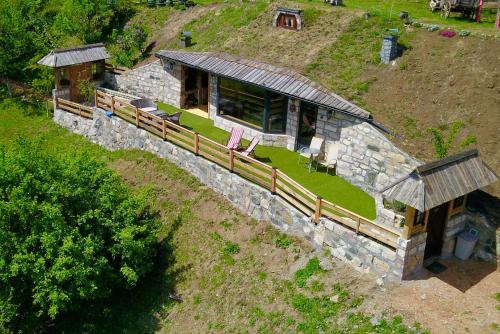 Mokra Gora House | Oceanfront Zemunica Resimić: Family-Friendly Getaway