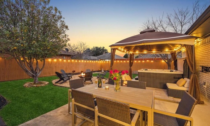 Lake Highlands House | Zen Back Yard with Hot Tub, Firepit, Spa at Home