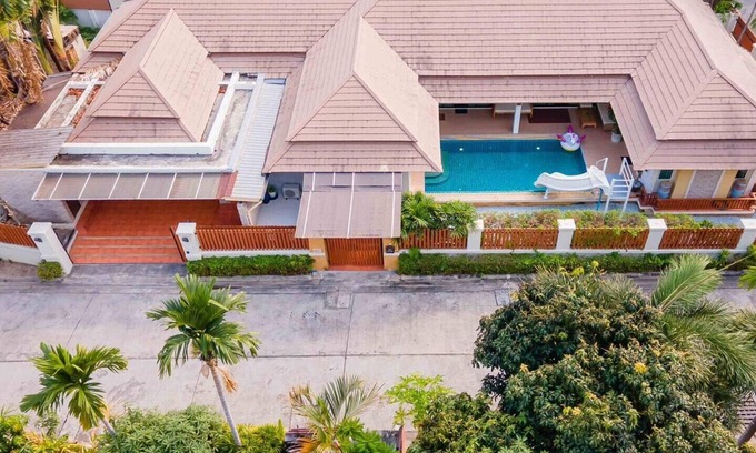 Central Pattaya Villa | Relax at Zen by Nacha: Cozy Villa Near Pattaya Beach