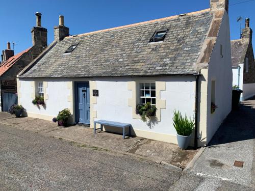 Cullen House | Zen Cottage Seatown Cullen: Pet & Child Friendly Retreat