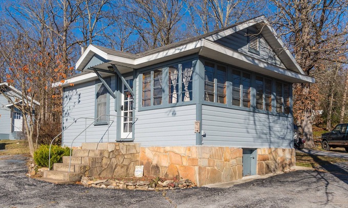 Rockaway Beach House | Tranquil Zen Den at Rockaway Rentals near Branson