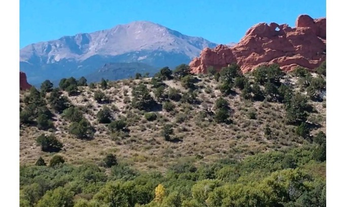 Pleasant Valley House | Exceptional Stay at Zen Garden with Family-Friendly Amenities
