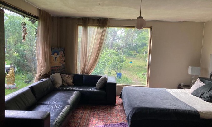 Jogeva County House | Relax at Zen Garden House: Pet-Friendly with Hot Tub
