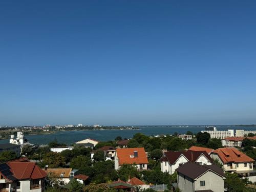 Techirghiol Apartment | Tranquil Zen Lake View Hotel for Families and Pets