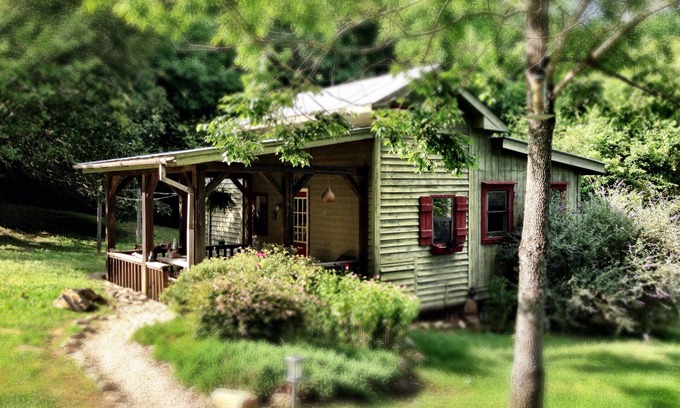 Tiger Cottage | Tranquil Zen Mountain Escape: Nature, Wineries & Comfort