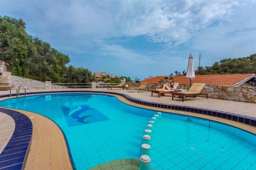 Makrys Tichos Apartment | Blissful Zen Serenity Retreat: Pool, Ocean Views & More