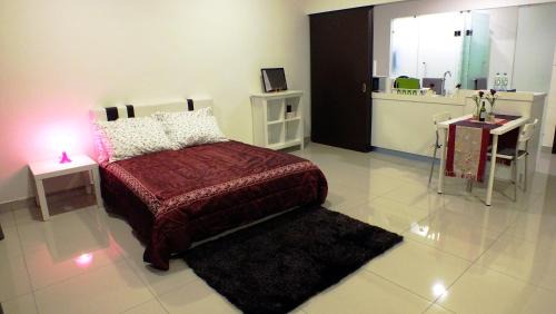 Shah Alam Apartment | Relaxing Zen Studio @ Trefoil Setia Alam with Spa & Pool