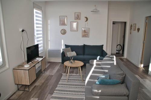 Joigny Apartment | Serene Coeur Joigny: Nature Retreat with 8.2/10 Rating