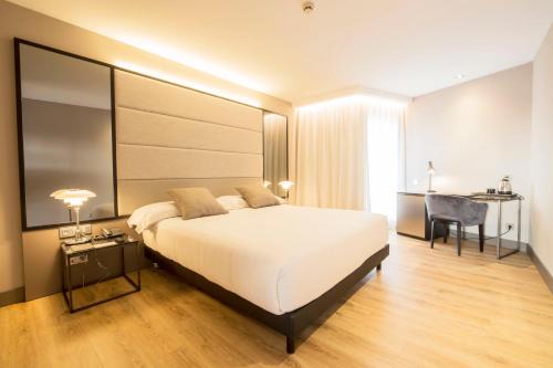 Sao Sebastiao da Pedreira Hotel | Discover Zenit Lisboa: Pet-Friendly 4-Star Comfort & Dining