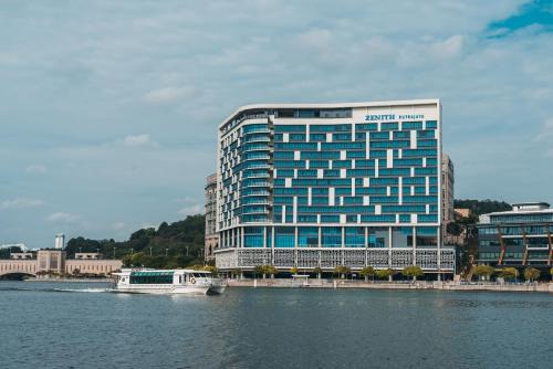Putrajaya Hotel | Experience Zenith Hotel Putrajaya: 5-Star Oceanfront Escape