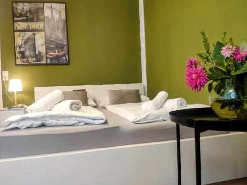 Unterwiehre-Nord Apartment | Cozy Stadtapartment by the Kronenbrücke for Your Stay