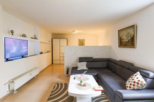 Großenbaum Apartment | Convenient Apartment Near Düsseldorf Airport & Messe