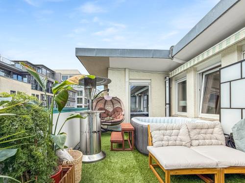 Rathaus Apartment | Zentrale Stgt Ferienwohnung Whirlpool Billard 10 Pers