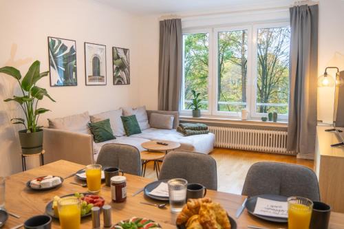 Altstadt Apartment | Central Apartment Steps from Weser and City Center