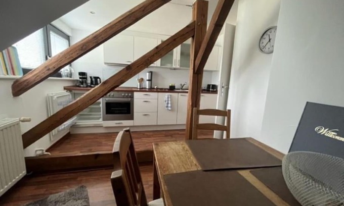 Steglitz Apartment | Ideal Getaway: Zentrale Wohnung im Grünen for Families