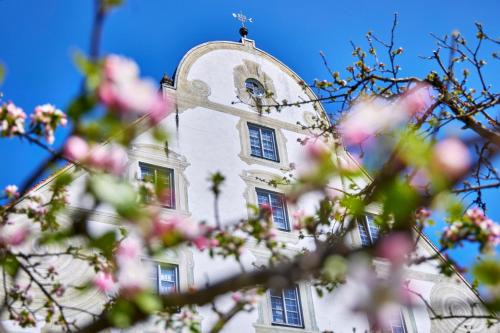 Benediktbeuern House | Explore Nature at Gästehaus im Maierhof - Family-Friendly Stay