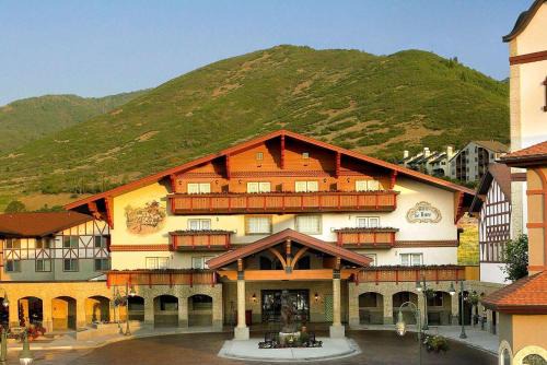 Zermatt Resort | Relax at Zermatt Utah Resort & Spa with Pool and Ocean Views
