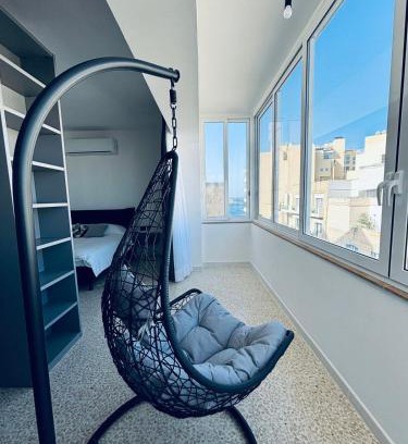 Tower Road Apartment | Zero55Rooms 3-bed 3-bath apartment with sea views