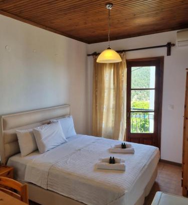 Panagia House | Pet-Friendly Zeus Guesthouse with a 9.3/10 Review Score
