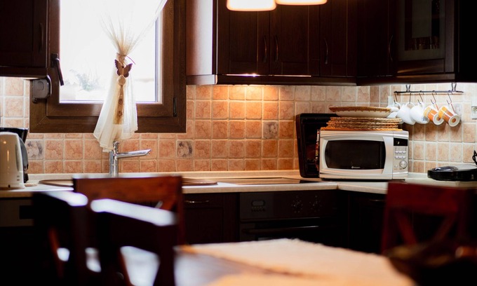 Dio-Olympos Villa | Cozy ZeusPlace Fenia’s Nest House with Family-Friendly Amenities