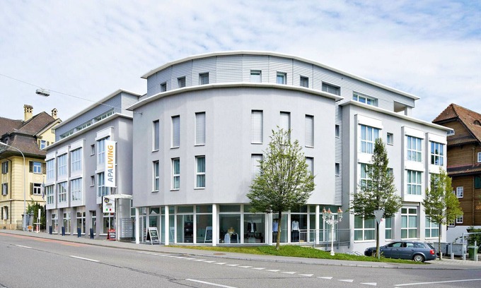 Cham Apartment | Premier ZG Iris Apartment with Spa & Child-Friendly Amenities