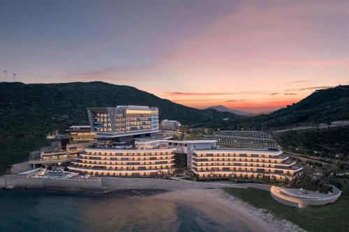 Xiangzhou District Hotel | Experience Relaxation at Zhuhai Dong'ao Island Marriott Resort