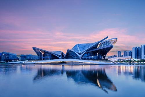 Zhuhai Hotel | Discover the Zhuhai Marriott Hotel Jinwan: Oceanfront Retreat