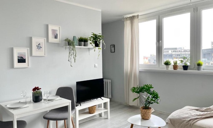 Krzyki Apartment | Top-Rated Zielińskiego Apartment with 24-Hour Self Check-In