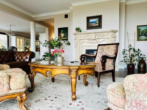 Niedzica Villa | Experience Zielony Dom: Family-Friendly with Pool & Hot Tub