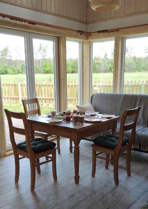 Giby House | Guest Rated 10/10: Zielony domek nad Marychą Retreat