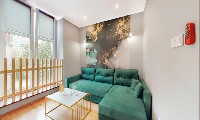 Bytom Apartment | Cozy ZIELONY ZAKĄTEK Apartment in the Heart of the City